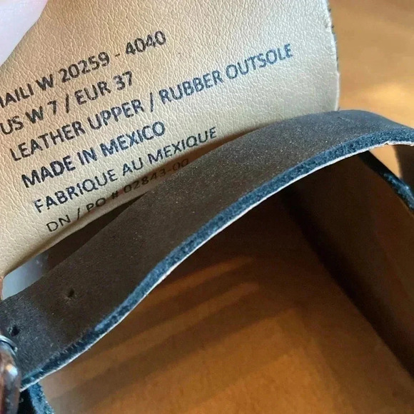 OluKai green leather women’s shoes - mule/loafer- size 7 - front buckle - Picture 3 of 8